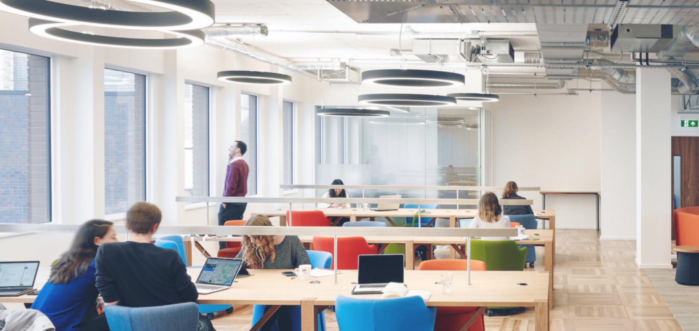 Profesionální tým Vitrebusix připravený pomoci s vašimi vzdělávacími potřebami